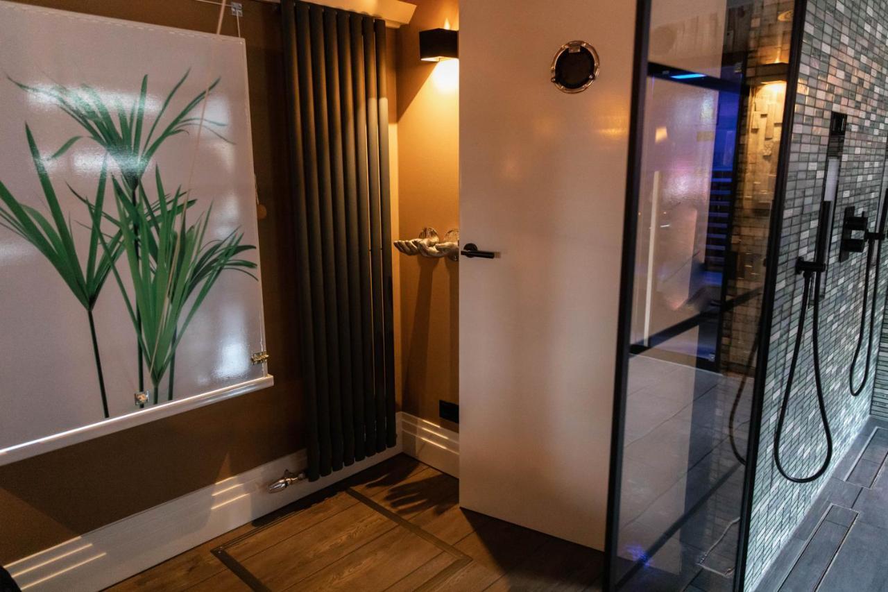 Wellnessboat De Michiel De Ruyter Hotel Groningen Bagian luar foto