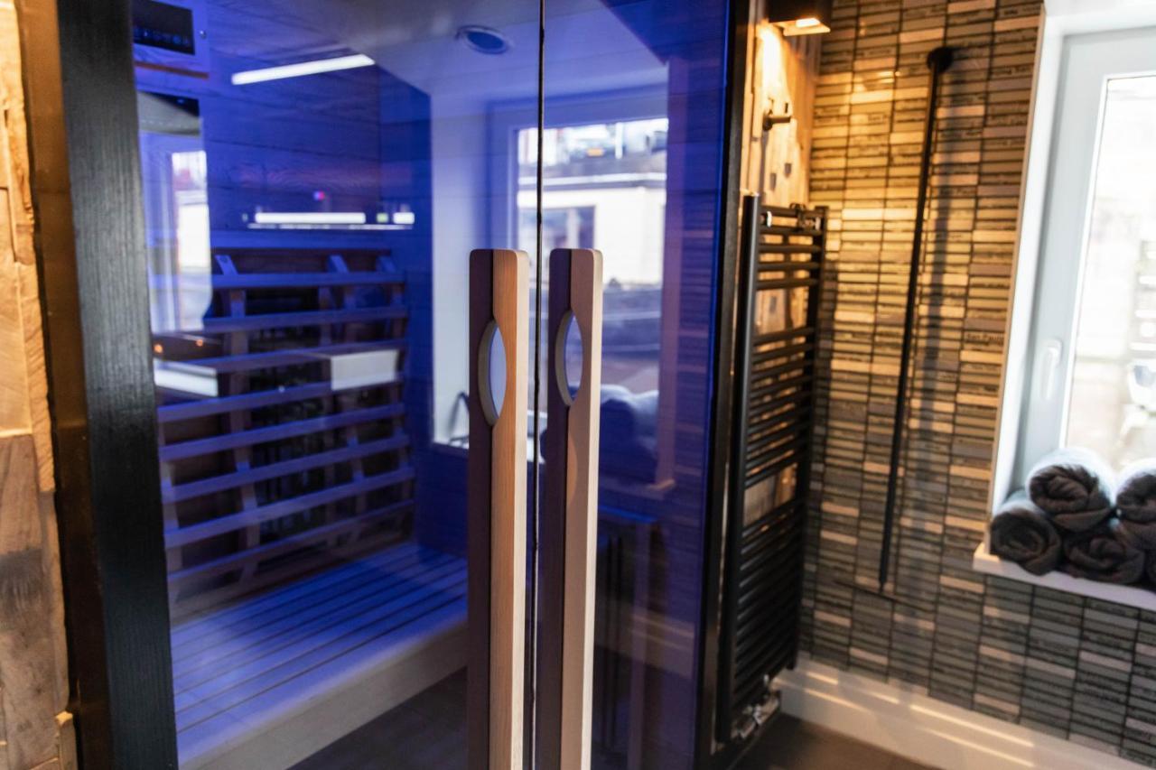 Wellnessboat De Michiel De Ruyter Hotel Groningen Bagian luar foto