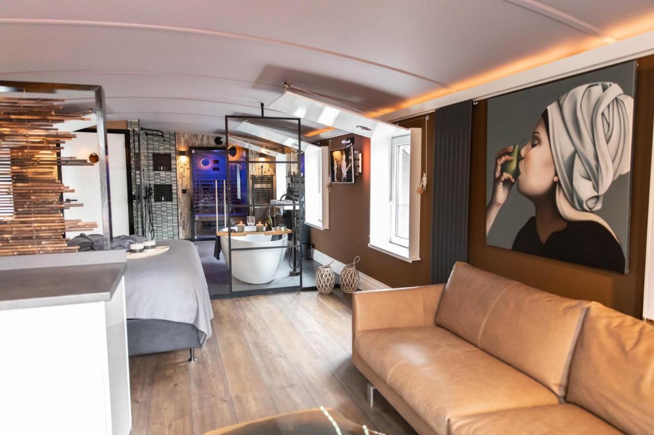 Wellnessboat De Michiel De Ruyter Hotel Groningen Bagian luar foto