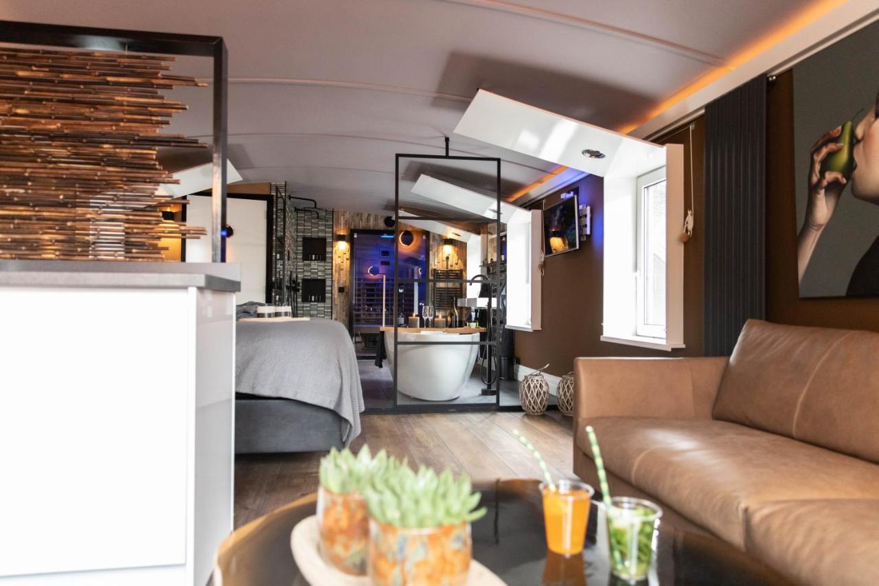 Wellnessboat De Michiel De Ruyter Hotel Groningen Bagian luar foto