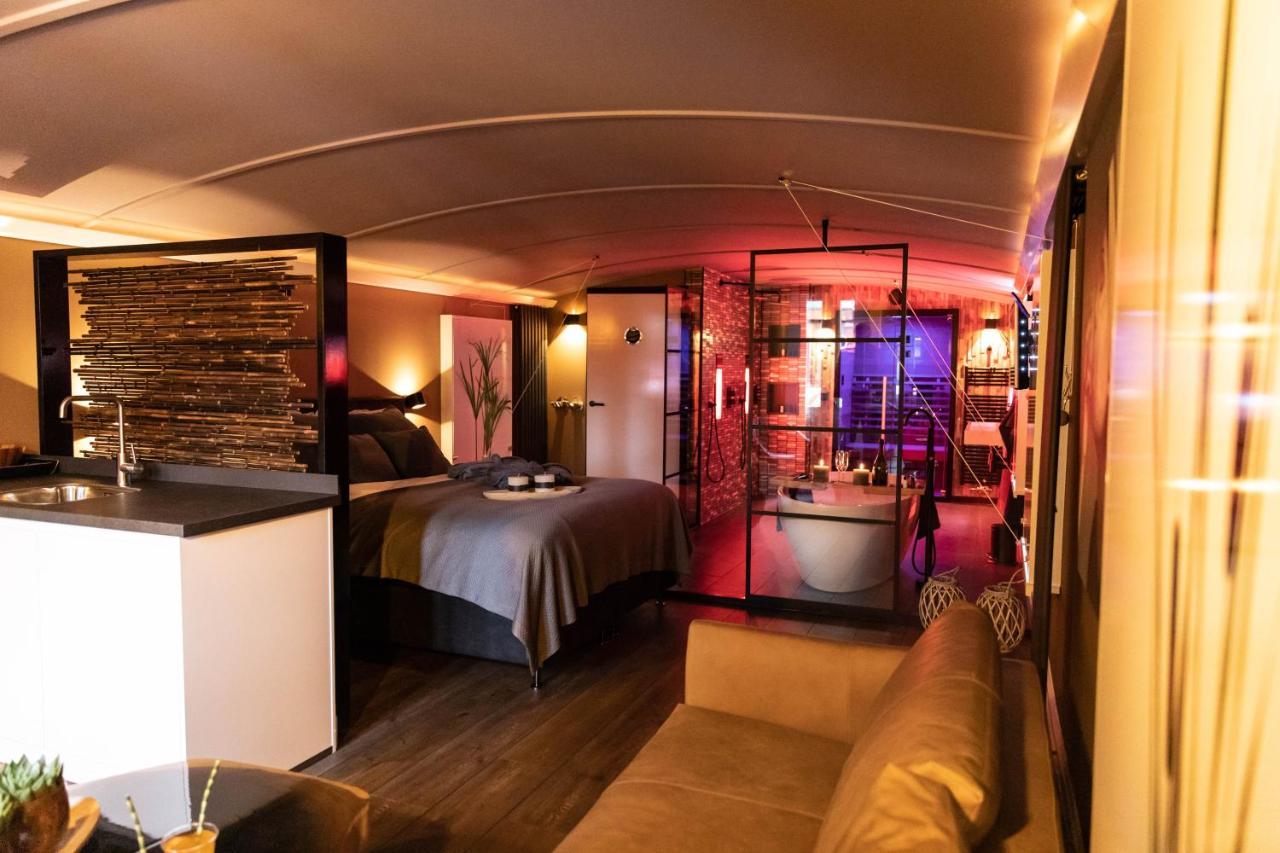 Wellnessboat De Michiel De Ruyter Hotel Groningen Bagian luar foto